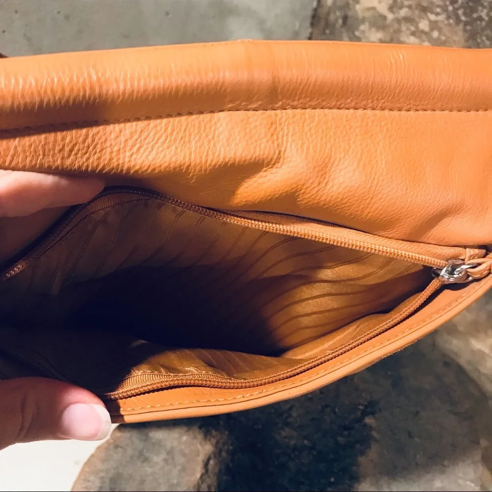 Vintage camel butterscotch shoulder flap bag